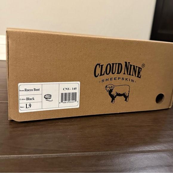 Cloud Nine Rocco Booties. NEW in box. NWT - Picture 2 of 7